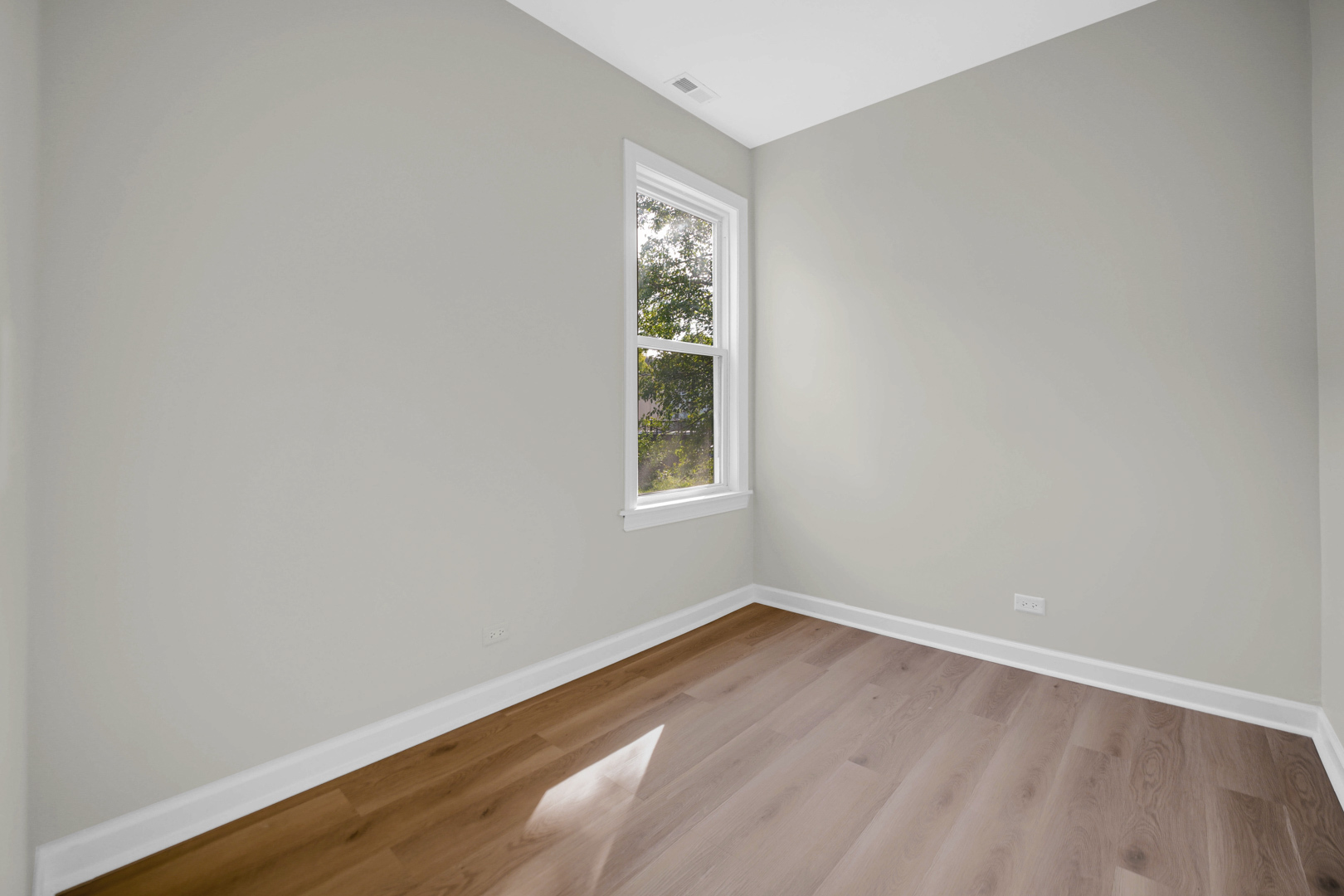 5230 S Loomis Boulevard, Chicago, IL 60609