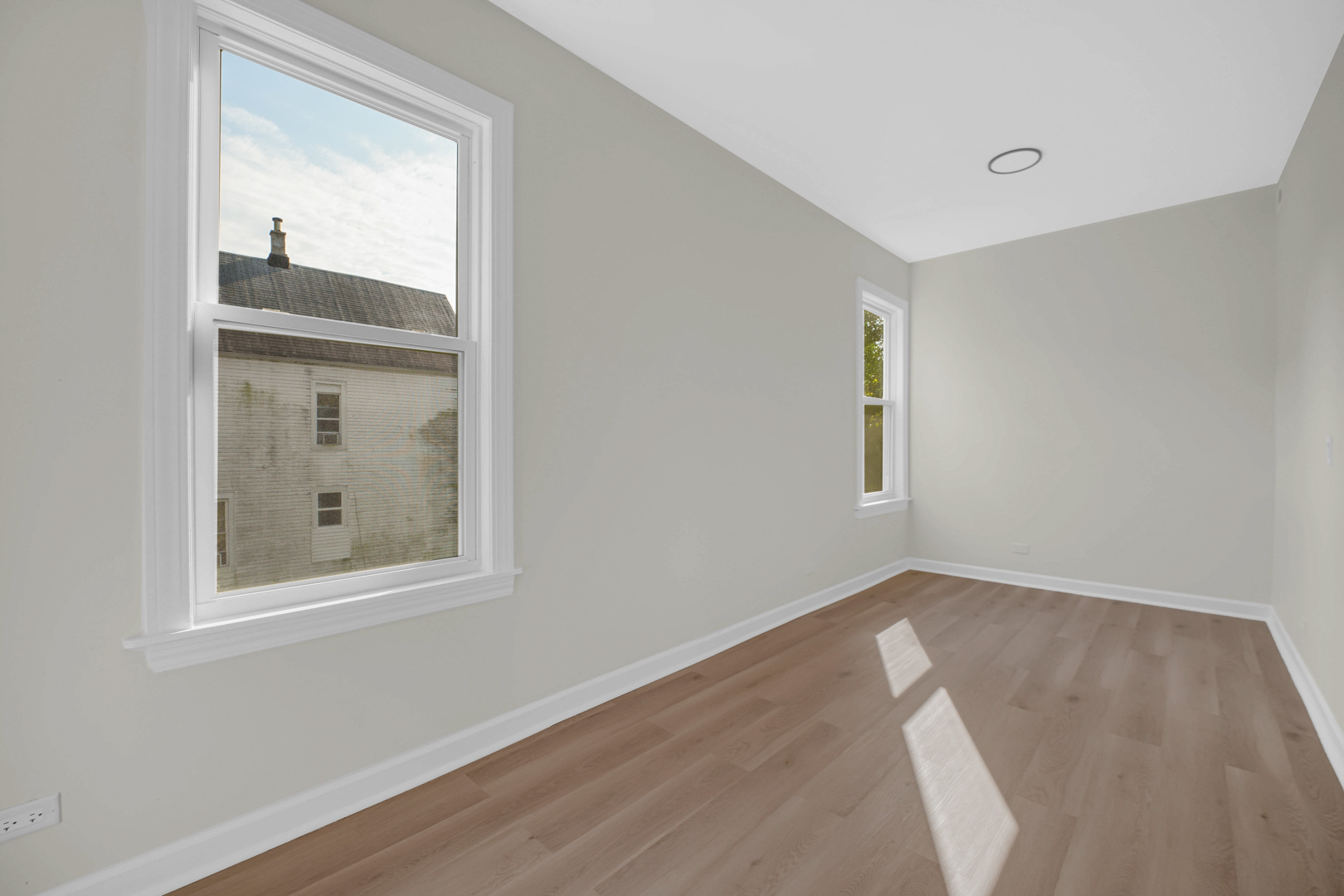 5230 S Loomis Boulevard, Chicago, IL 60609