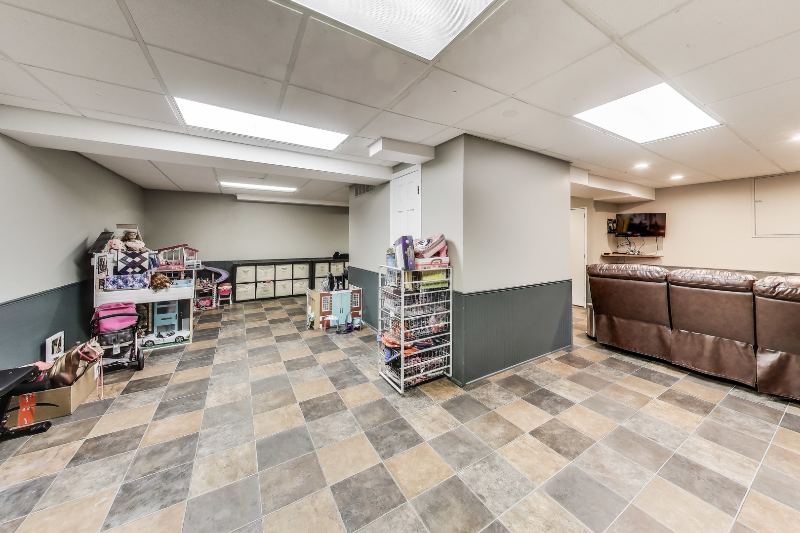 2608 N Wilshire Lane, Arlington Heights, IL 60004