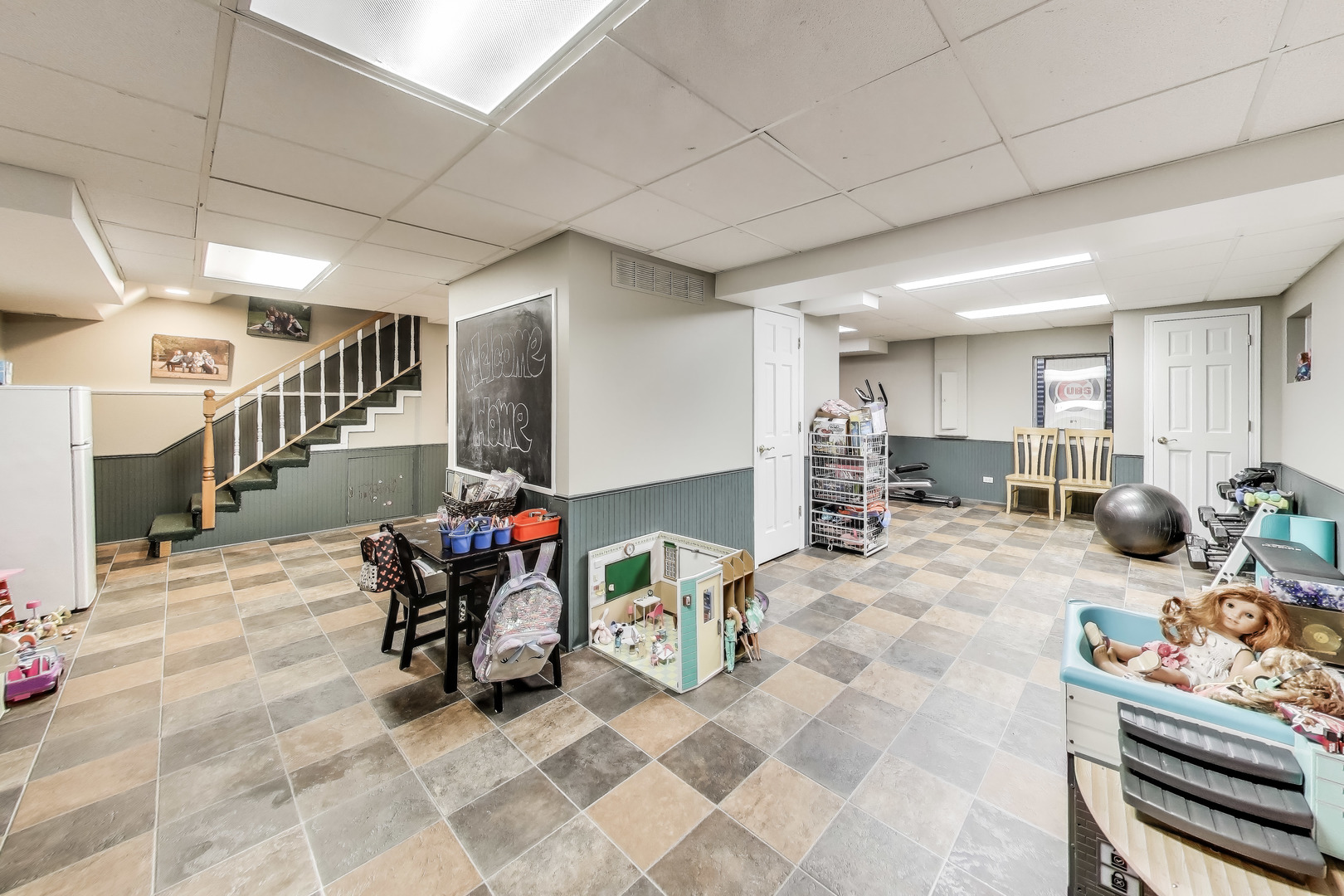 2608 N Wilshire Lane, Arlington Heights, IL 60004