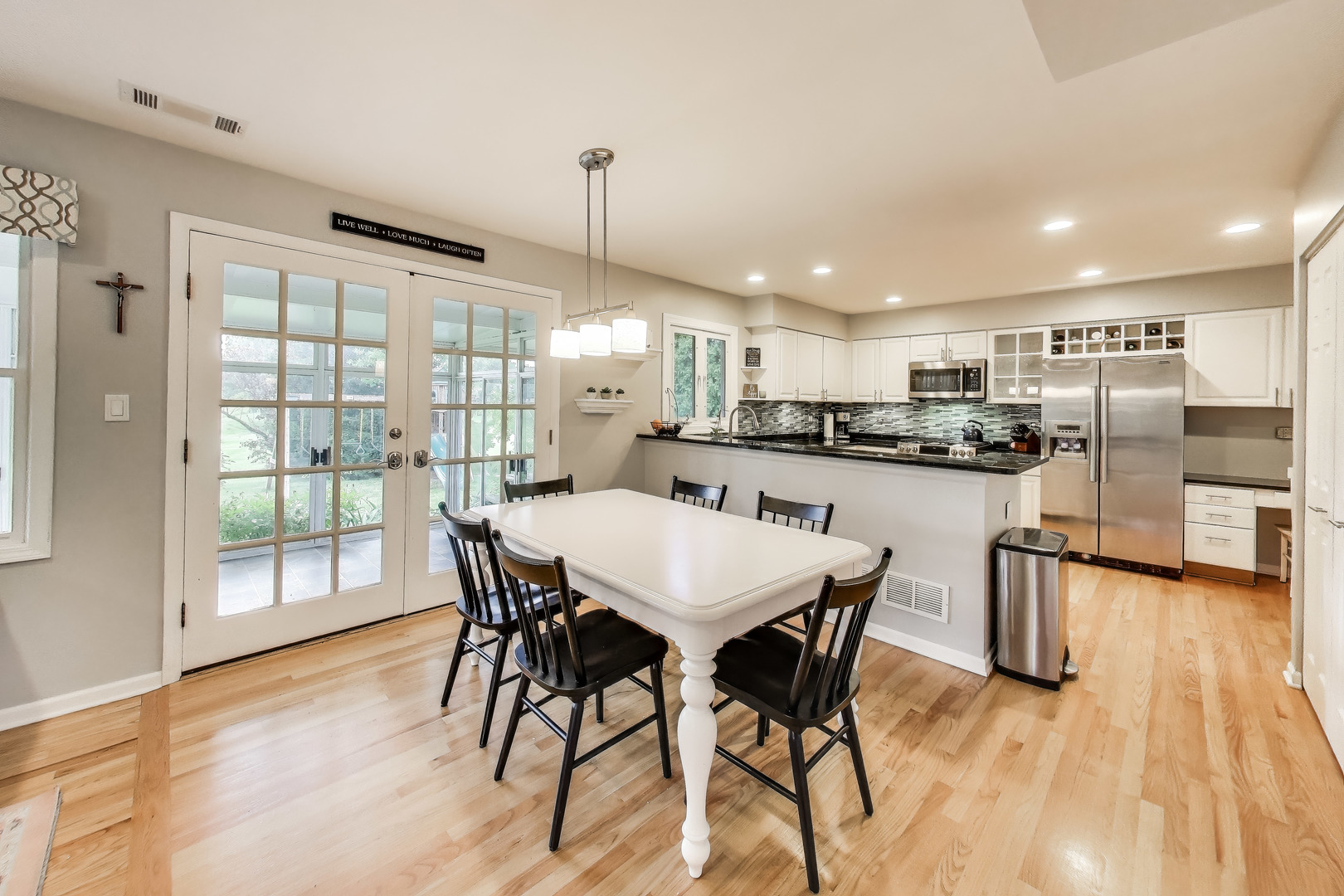 2608 N Wilshire Lane, Arlington Heights, IL 60004