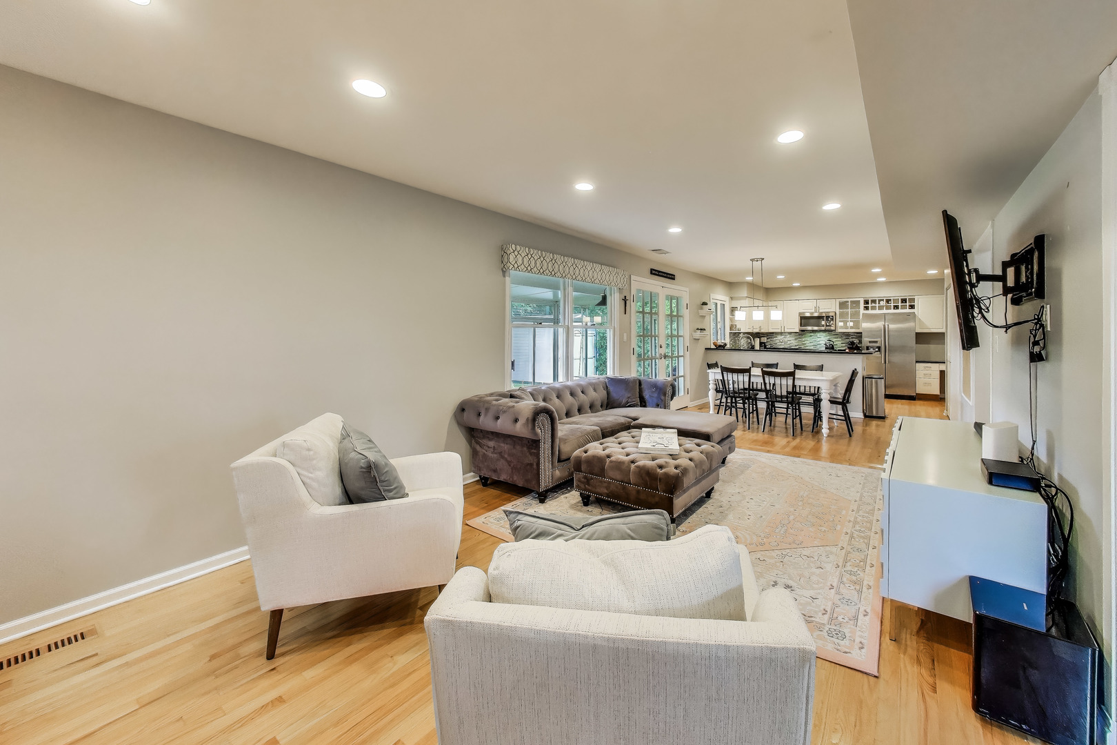 2608 N Wilshire Lane, Arlington Heights, IL 60004