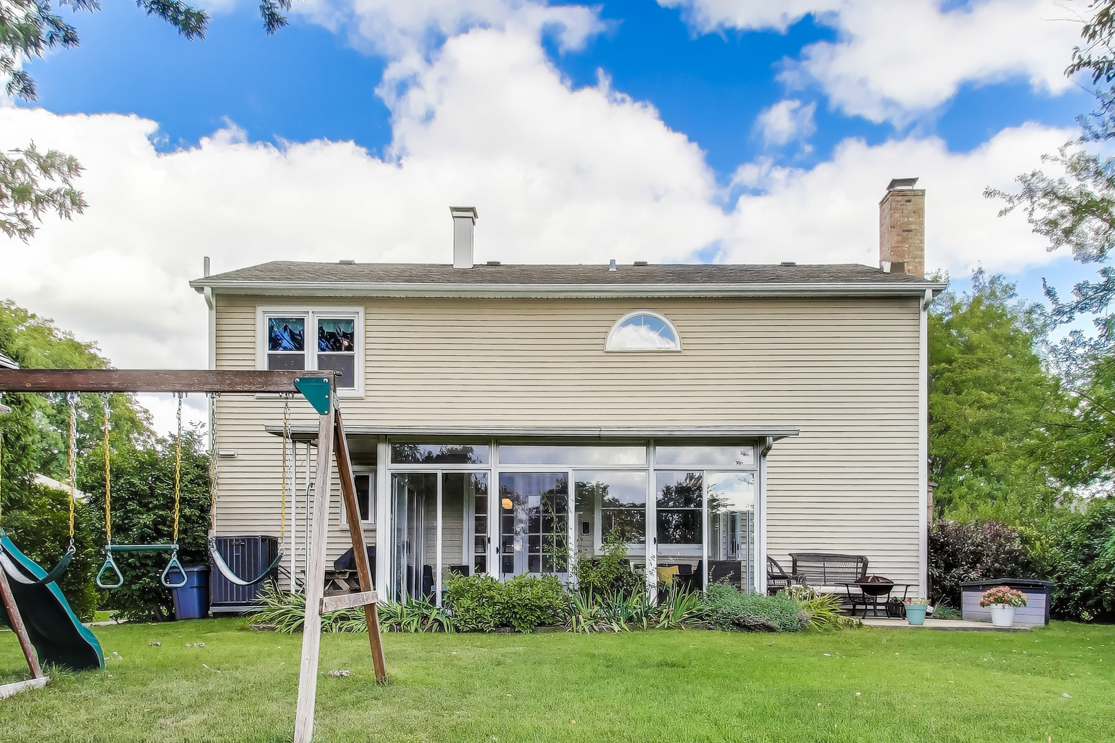 2608 N Wilshire Lane, Arlington Heights, IL 60004