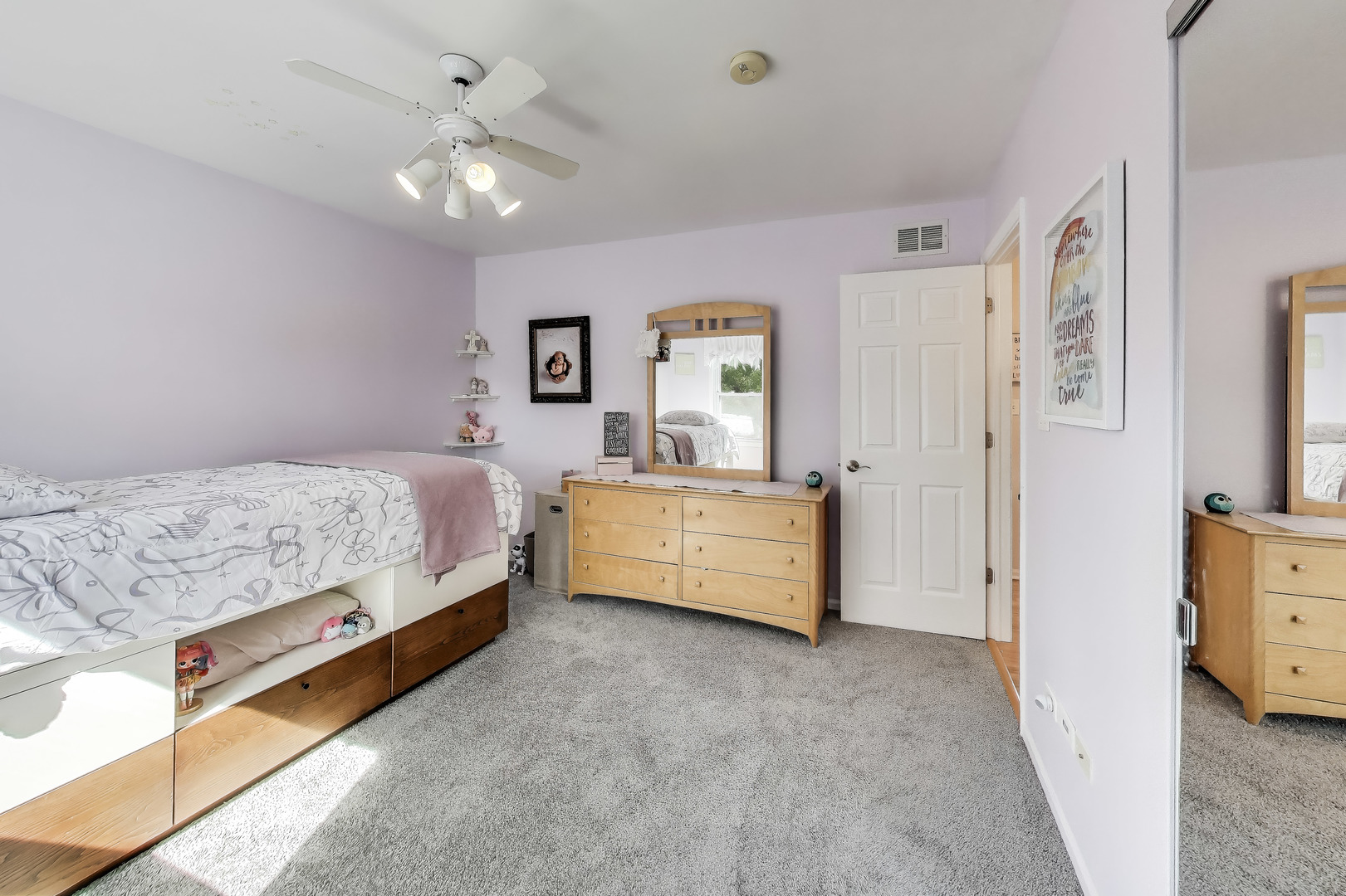 2608 N Wilshire Lane, Arlington Heights, IL 60004