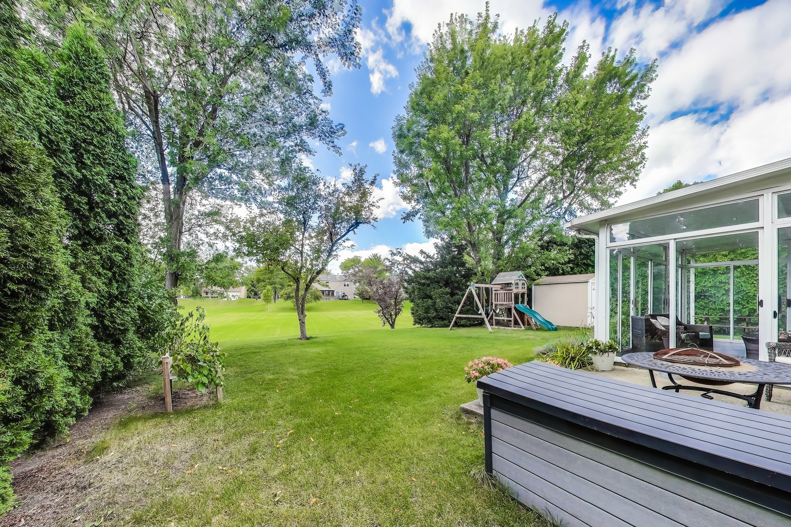 2608 N Wilshire Lane, Arlington Heights, IL 60004