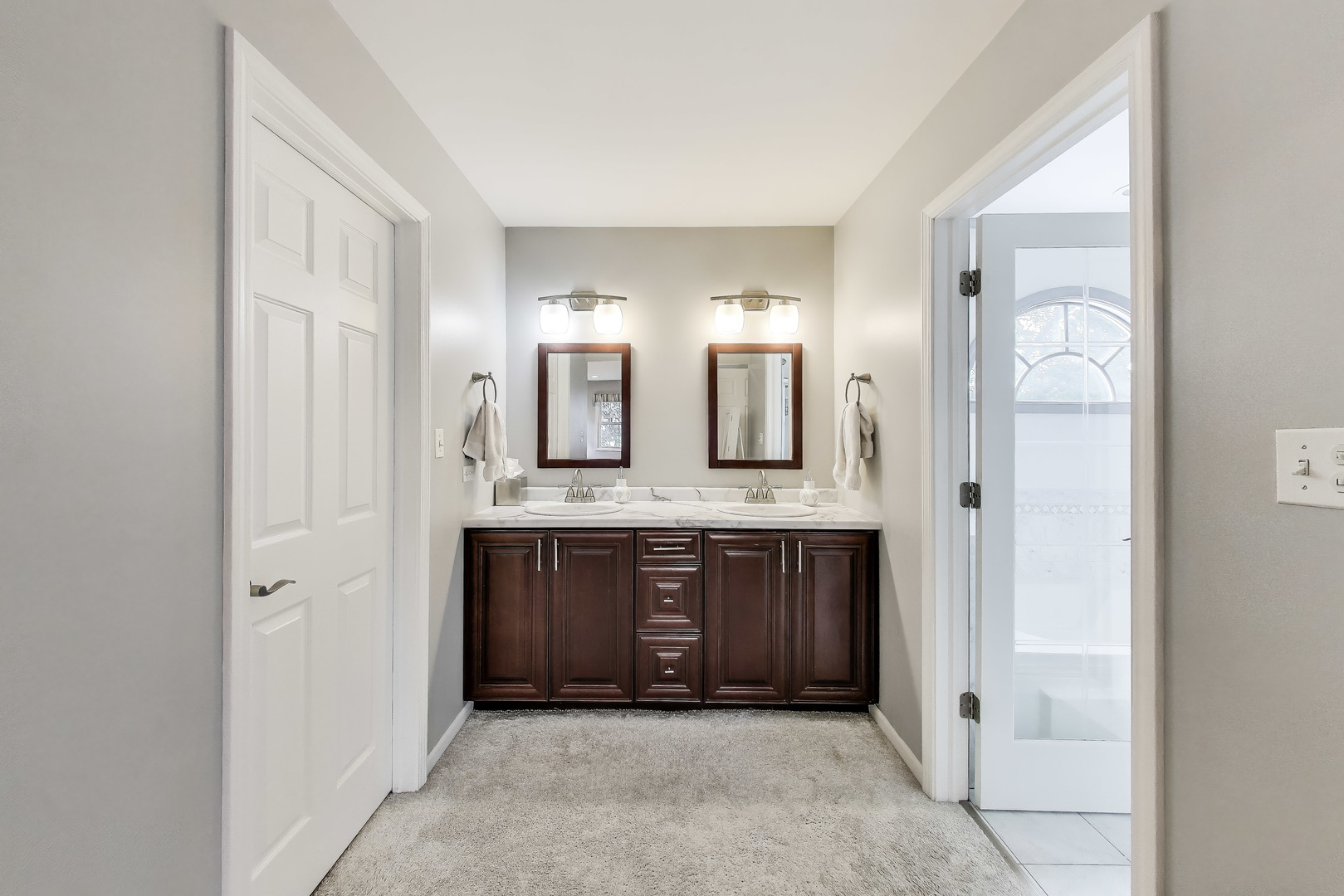 2608 N Wilshire Lane, Arlington Heights, IL 60004