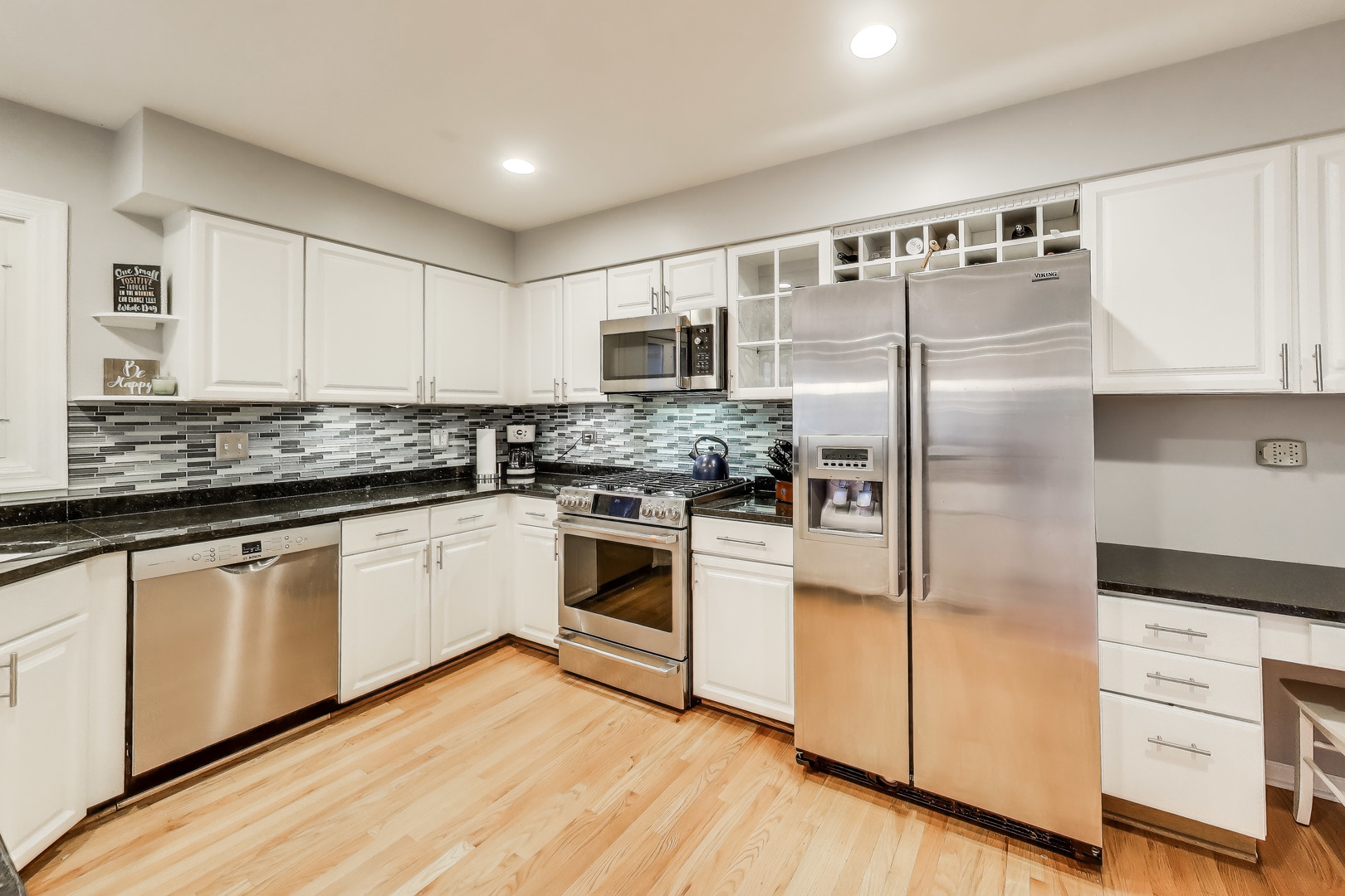 2608 N Wilshire Lane, Arlington Heights, IL 60004