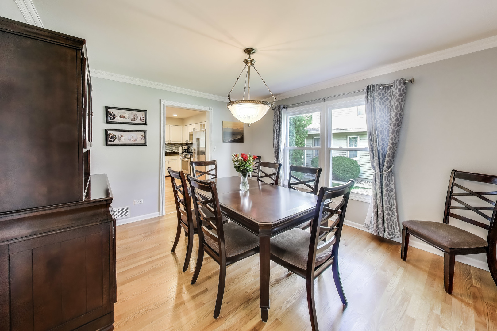 2608 N Wilshire Lane, Arlington Heights, IL 60004