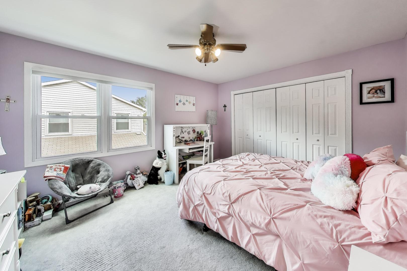 2608 N Wilshire Lane, Arlington Heights, IL 60004