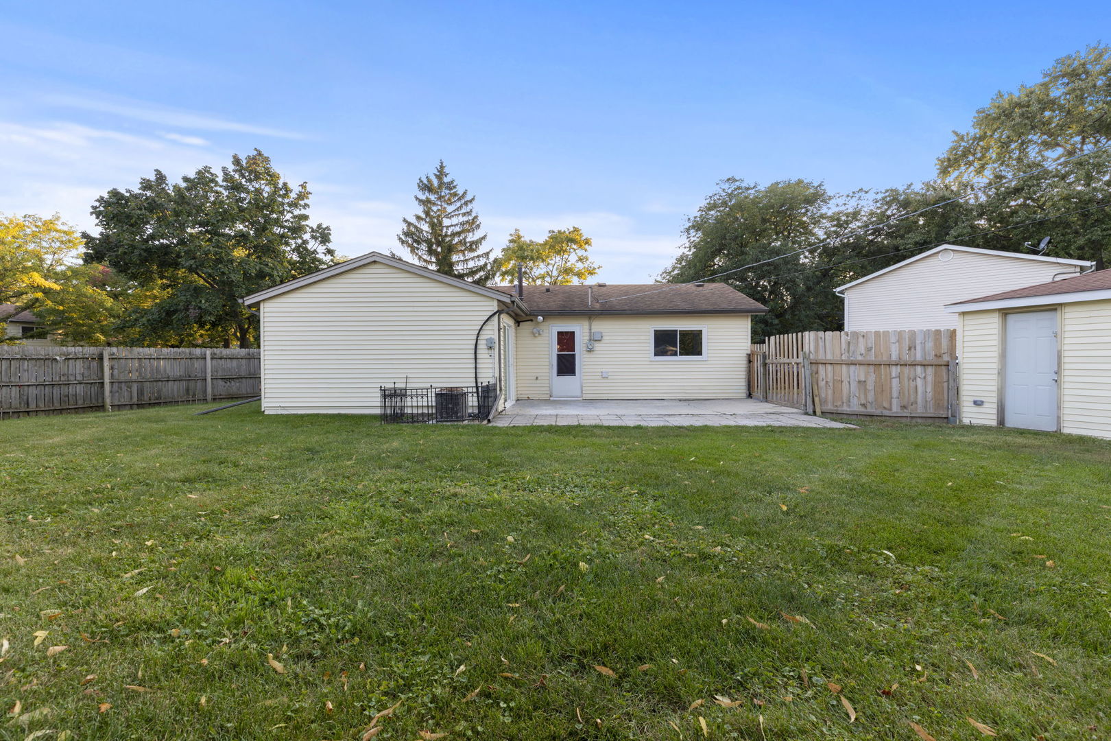 233 Malibu Drive, Bolingbrook, IL 60440