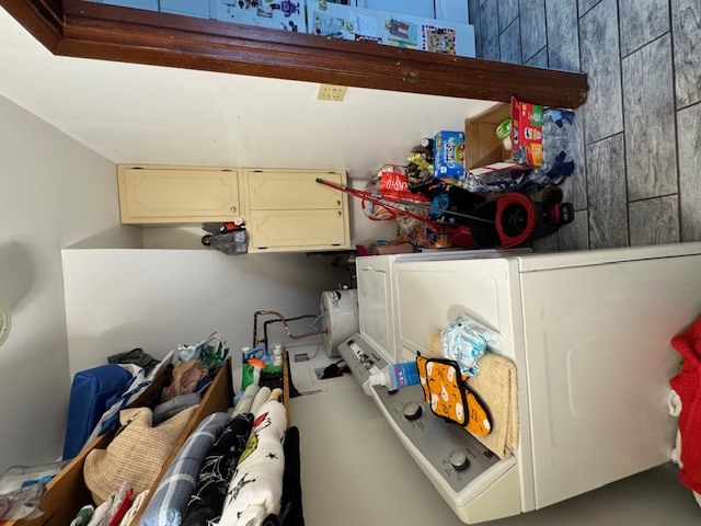 11-13 W Anchor Road, Oswego, IL 60543