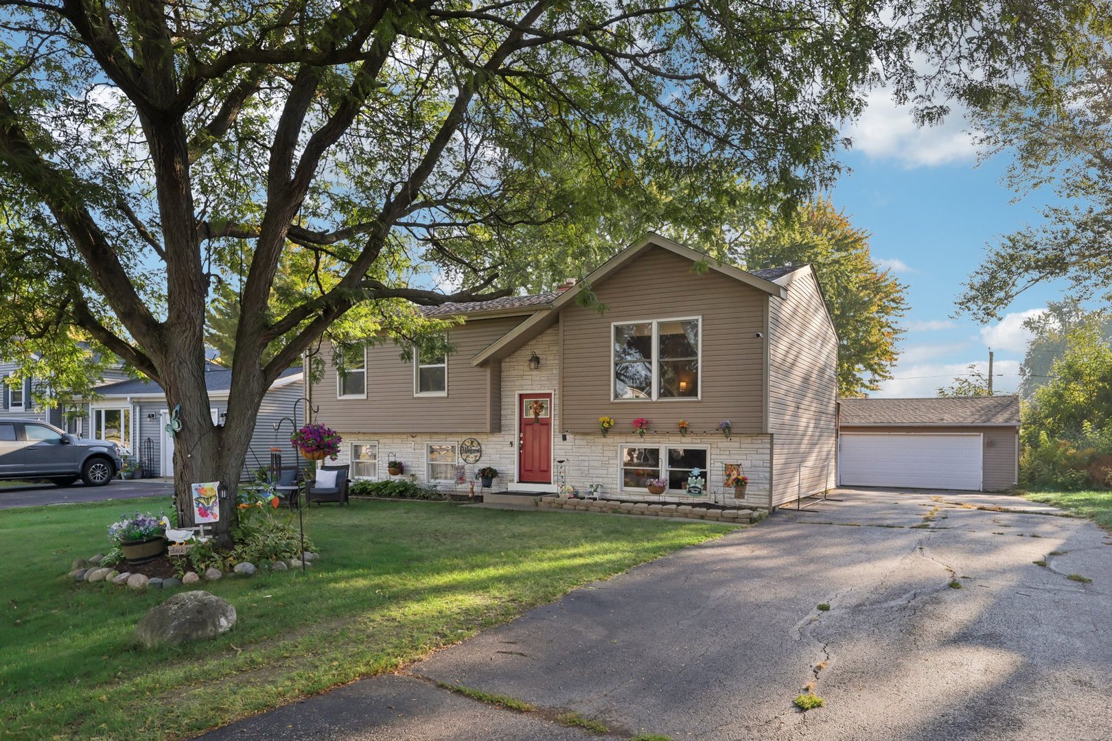 37255 N Lake Shore Drive, Lake Villa, IL 60046