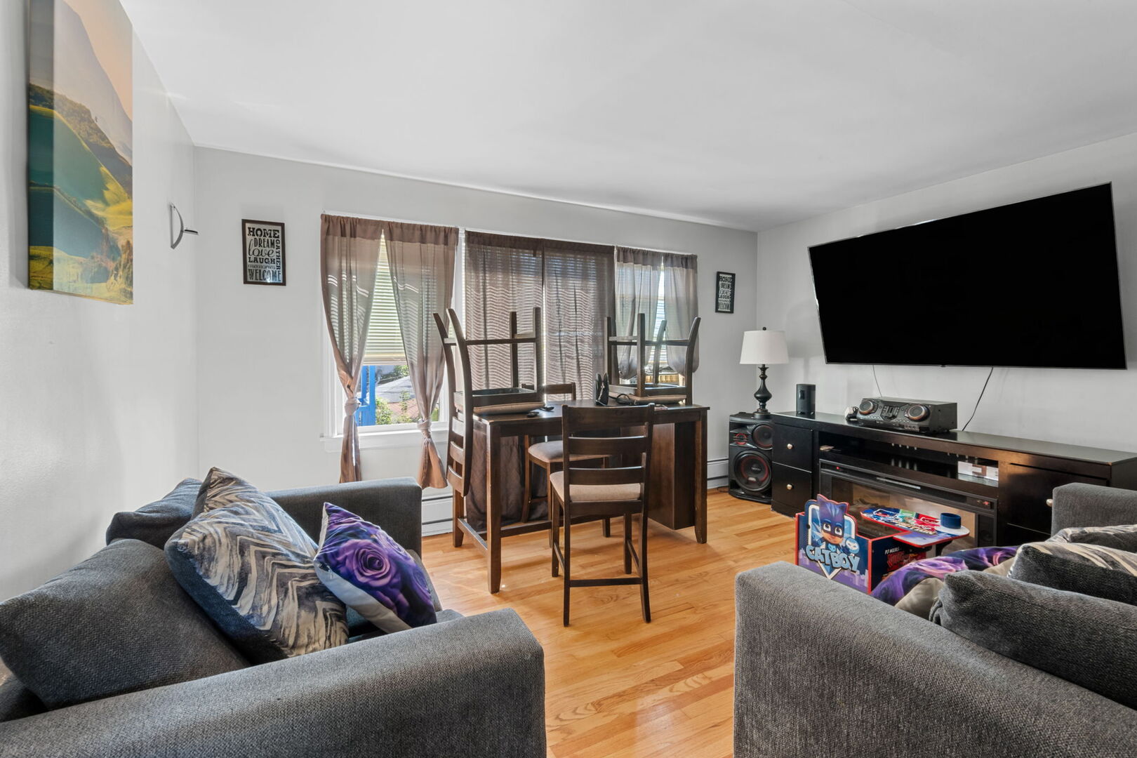 8556 S Yates Boulevard, Chicago, IL 60617
