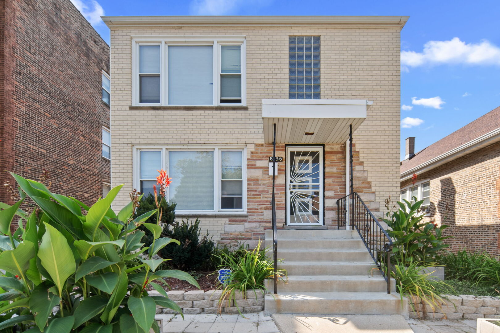 8556 S Yates Boulevard, Chicago, IL 60617