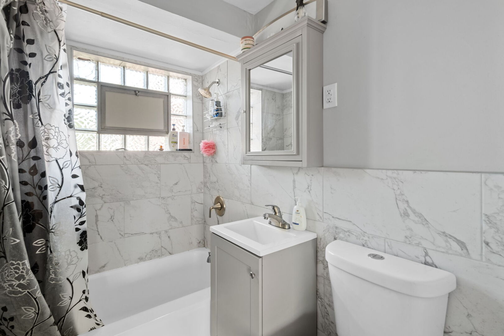 8556 S Yates Boulevard, Chicago, IL 60617