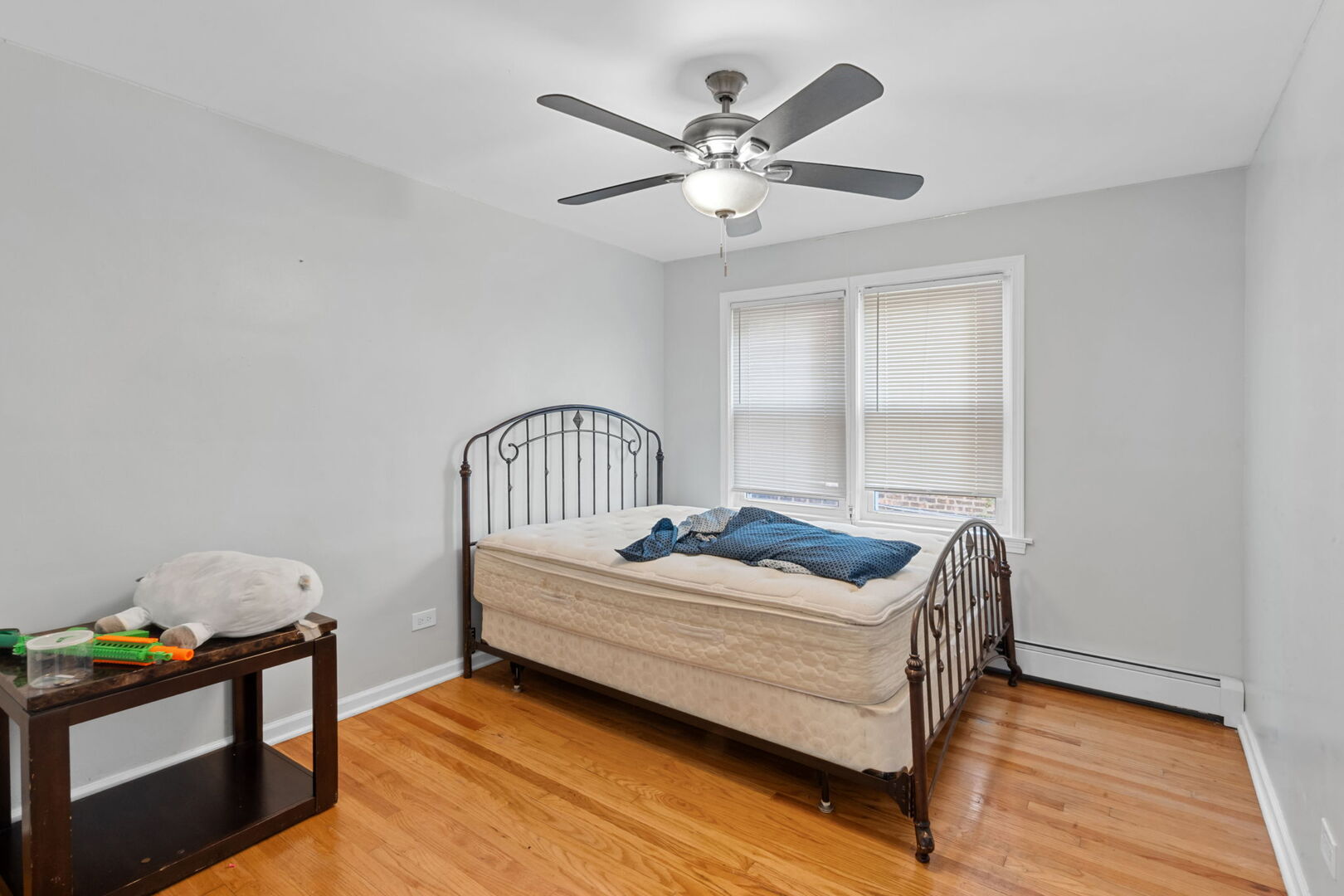 8556 S Yates Boulevard, Chicago, IL 60617
