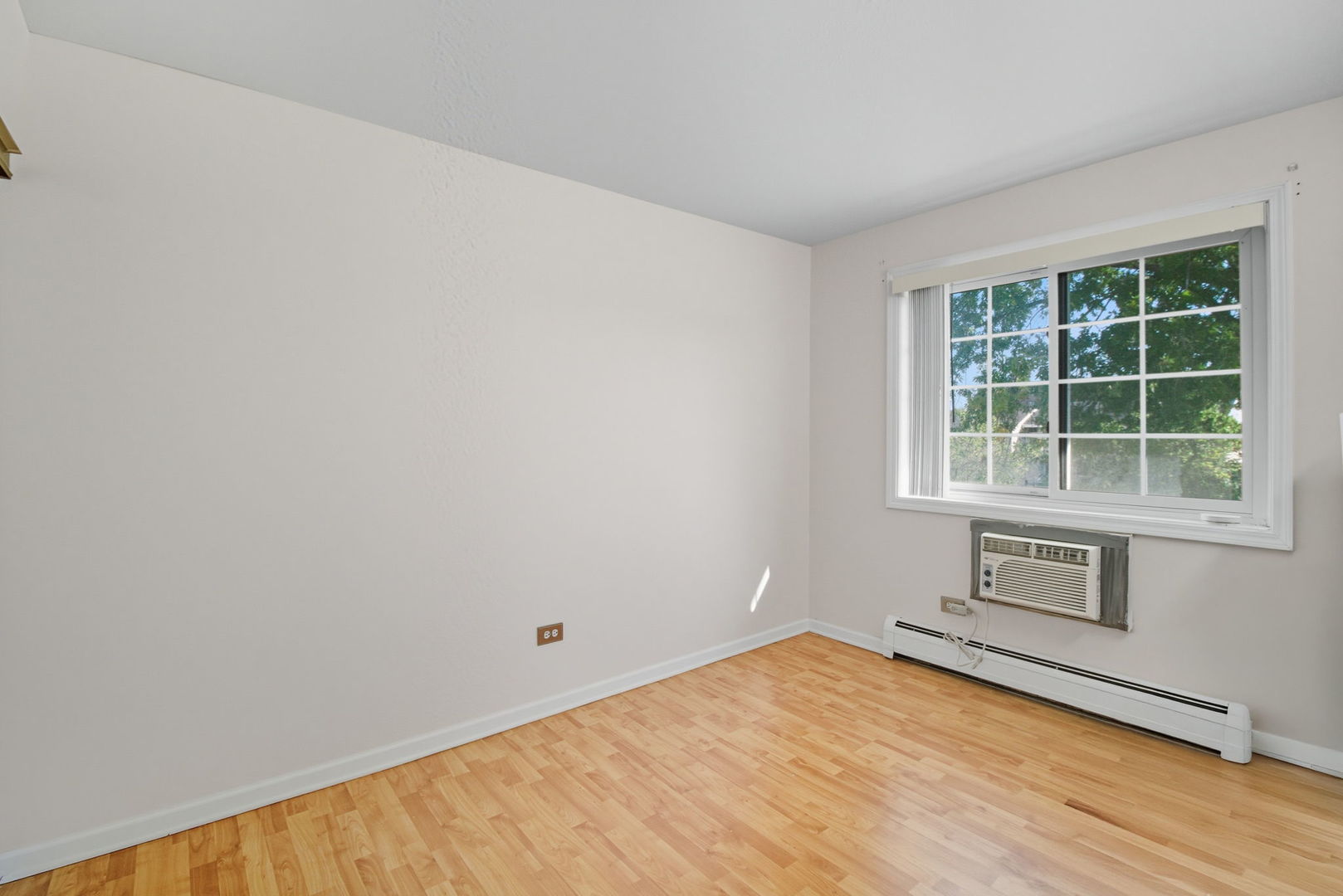 1111 Bloomingdale Road #1A, Glendale Heights, IL 60139