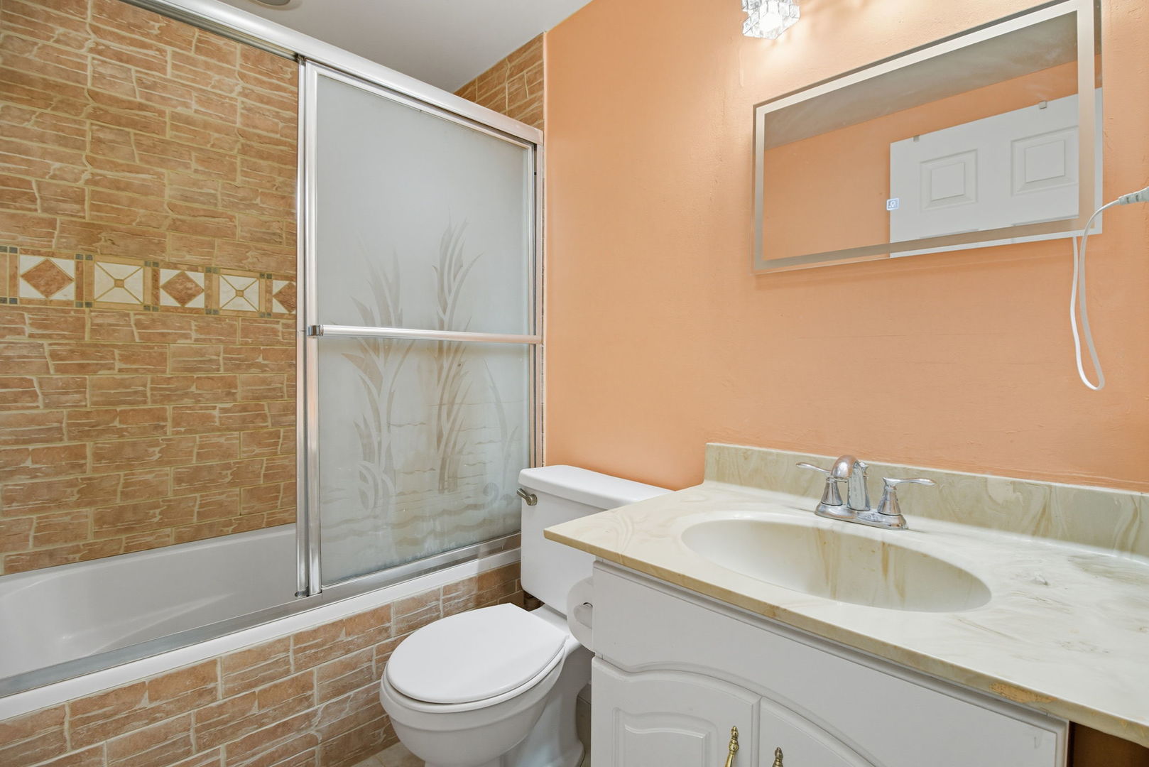 1111 Bloomingdale Road #1A, Glendale Heights, IL 60139