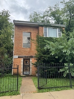 8825 S Cottage Grove Avenue, Chicago, IL 60619