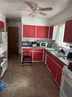 8825 S Cottage Grove Avenue, Chicago, IL 60619