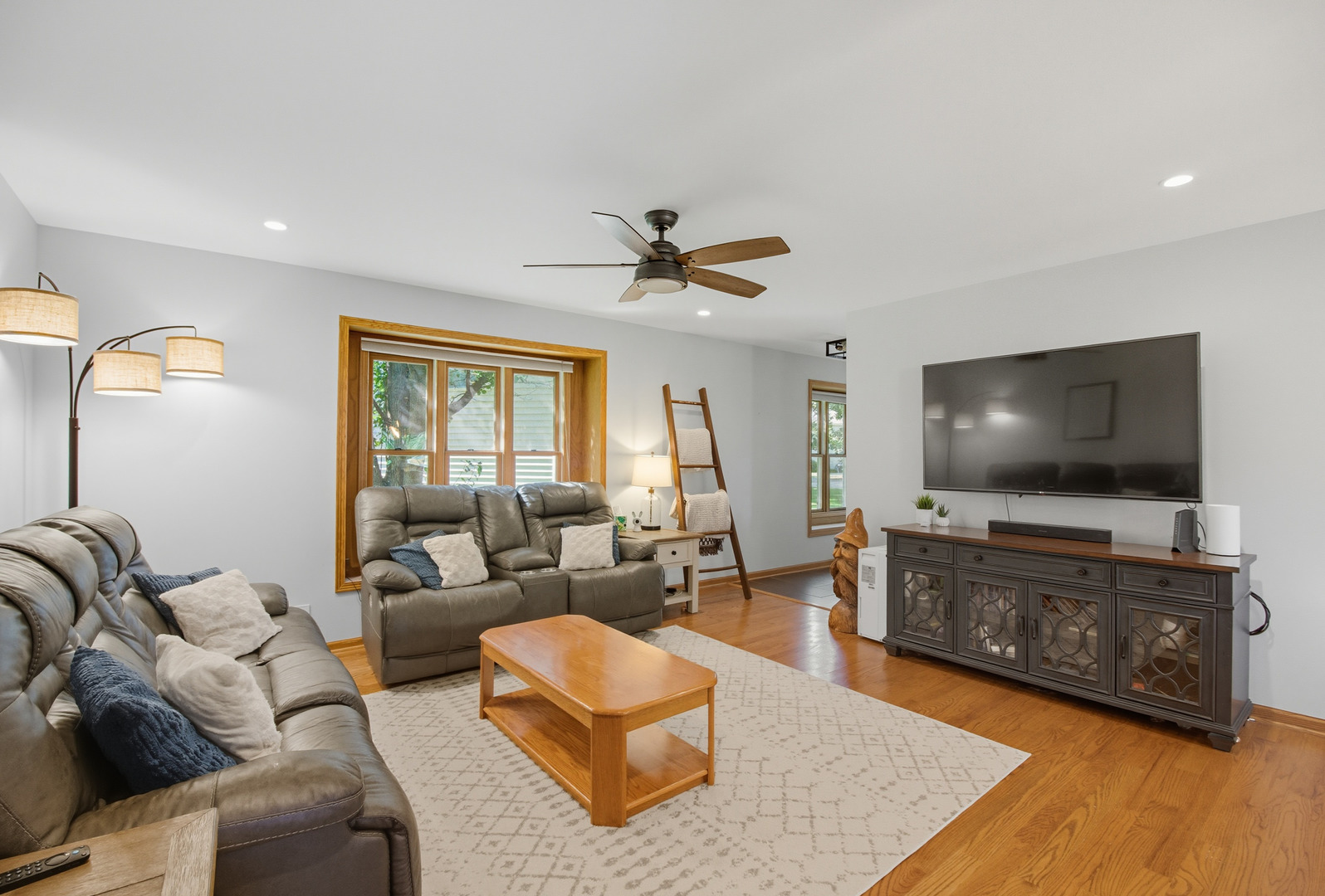 10304 Wilmette Avenue, Algonquin, IL 60102