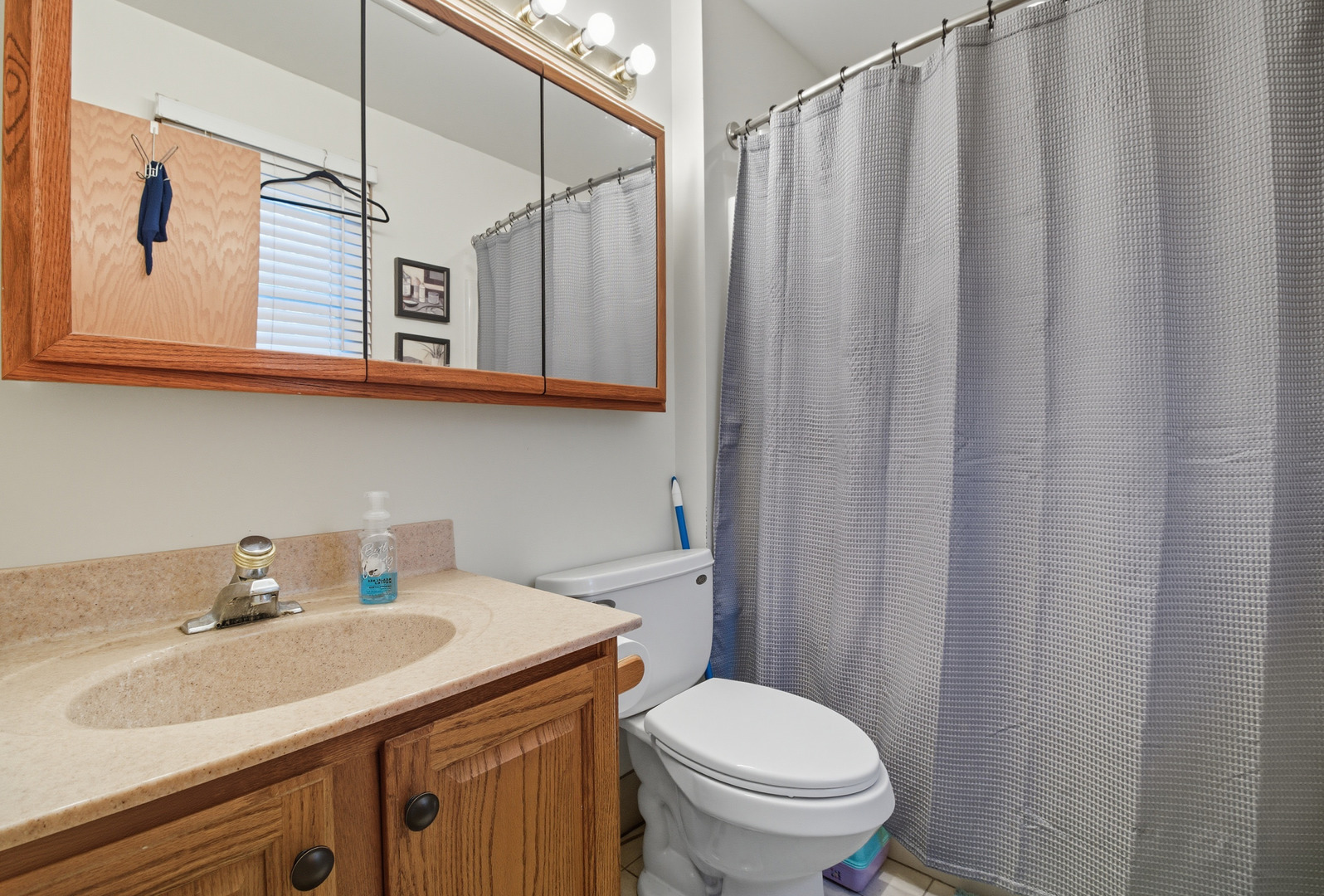 10304 Wilmette Avenue, Algonquin, IL 60102