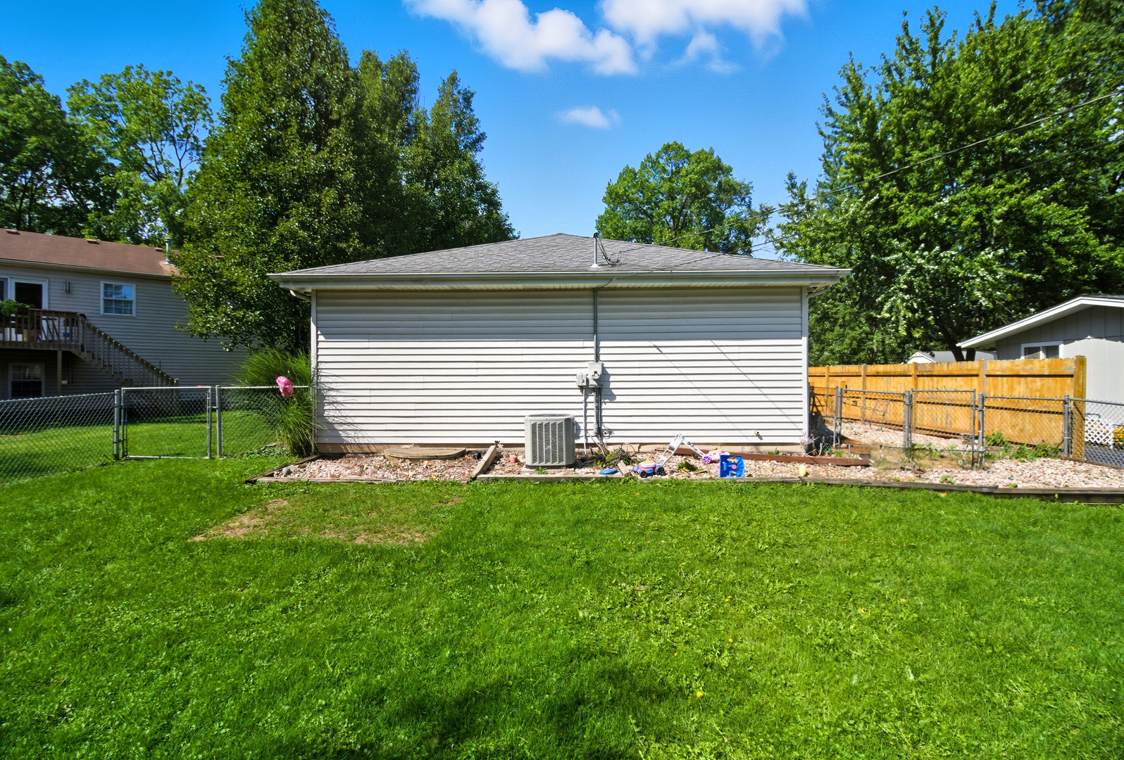 10304 Wilmette Avenue, Algonquin, IL 60102