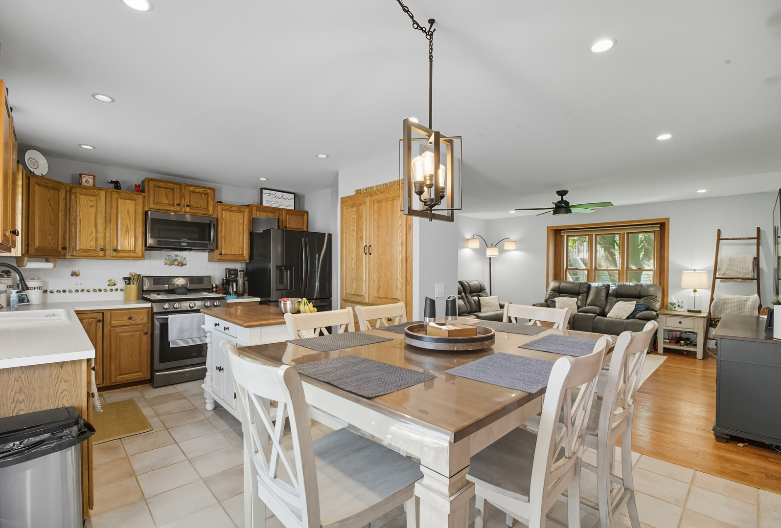 10304 Wilmette Avenue, Algonquin, IL 60102