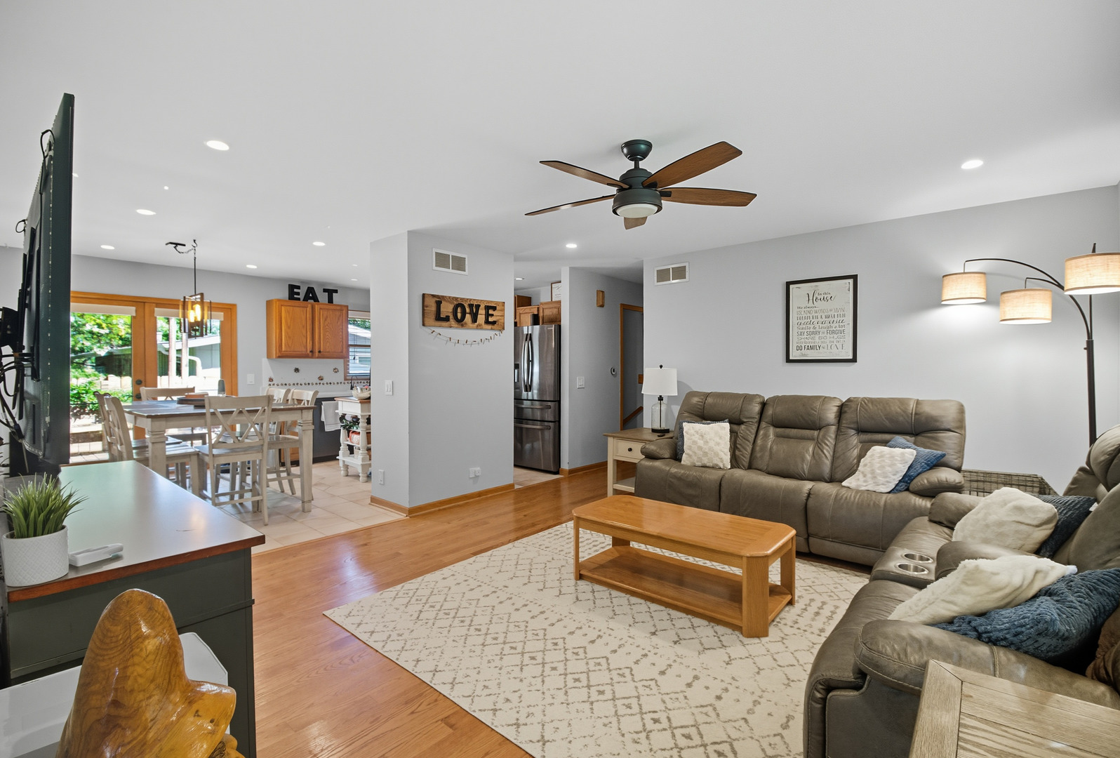 10304 Wilmette Avenue, Algonquin, IL 60102