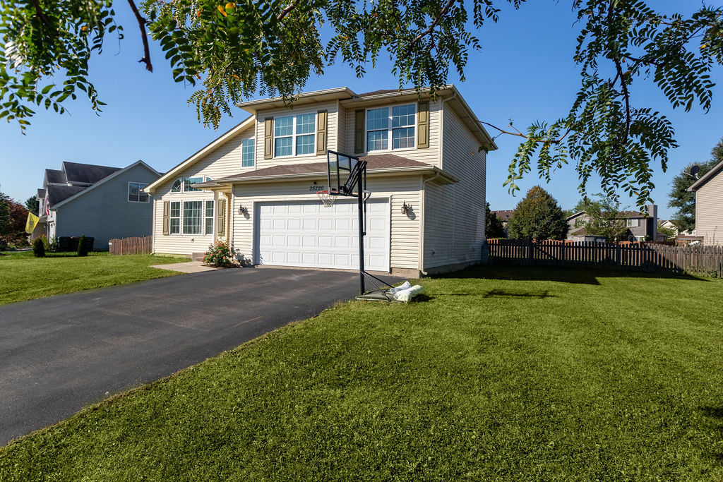 25226 S MALLARD Drive, Channahon, IL 60410