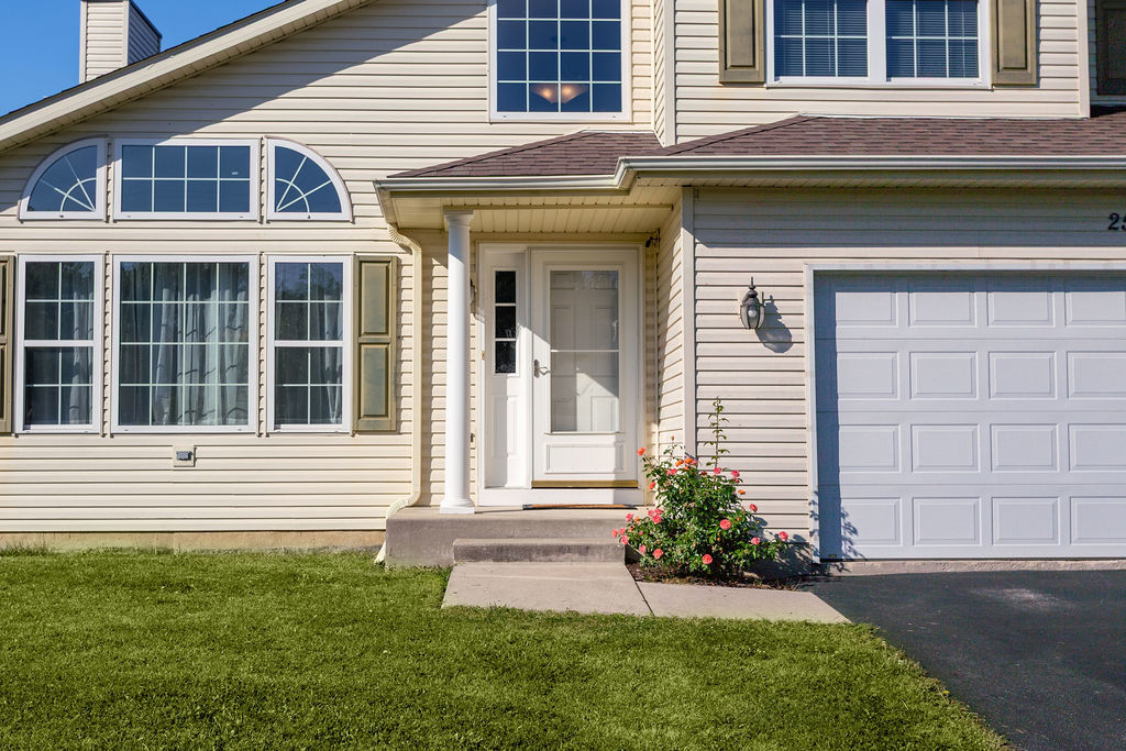 25226 S MALLARD Drive, Channahon, IL 60410