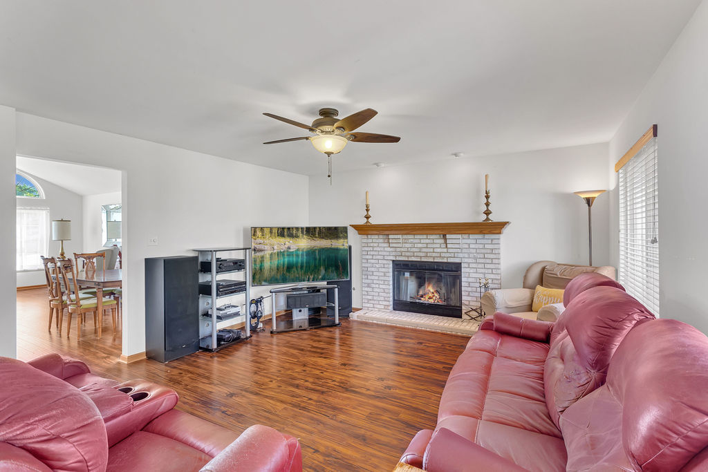 25226 S MALLARD Drive, Channahon, IL 60410