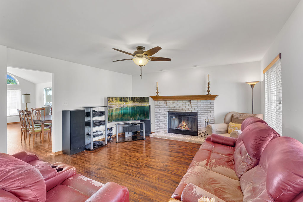 25226 S MALLARD Drive, Channahon, IL 60410