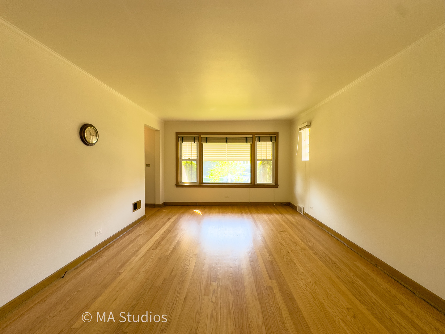 7204 W Myrtle Avenue, Chicago, IL 60631