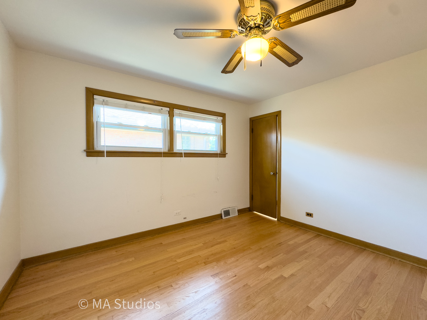 7204 W Myrtle Avenue, Chicago, IL 60631