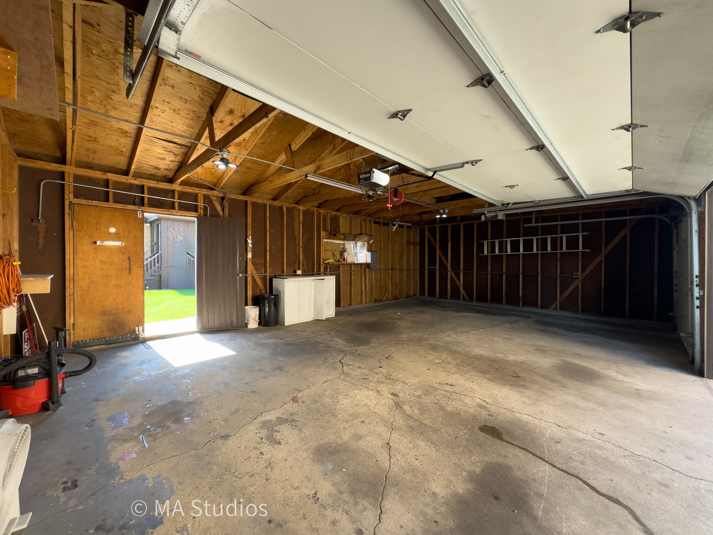 7204 W Myrtle Avenue, Chicago, IL 60631