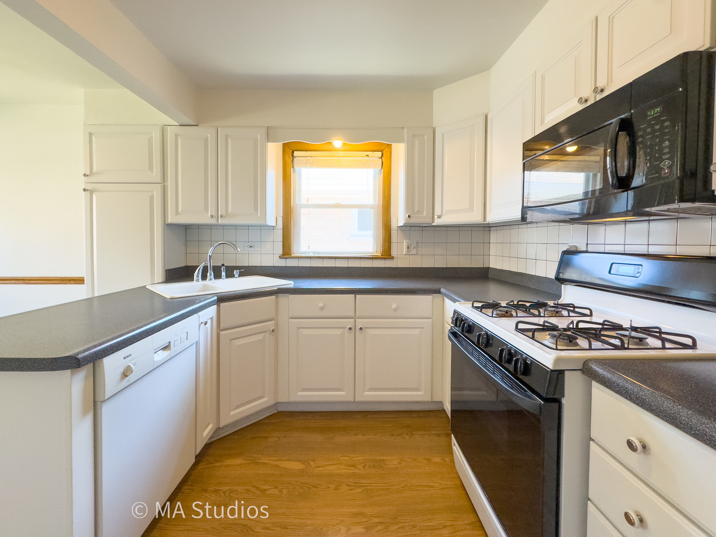 7204 W Myrtle Avenue, Chicago, IL 60631