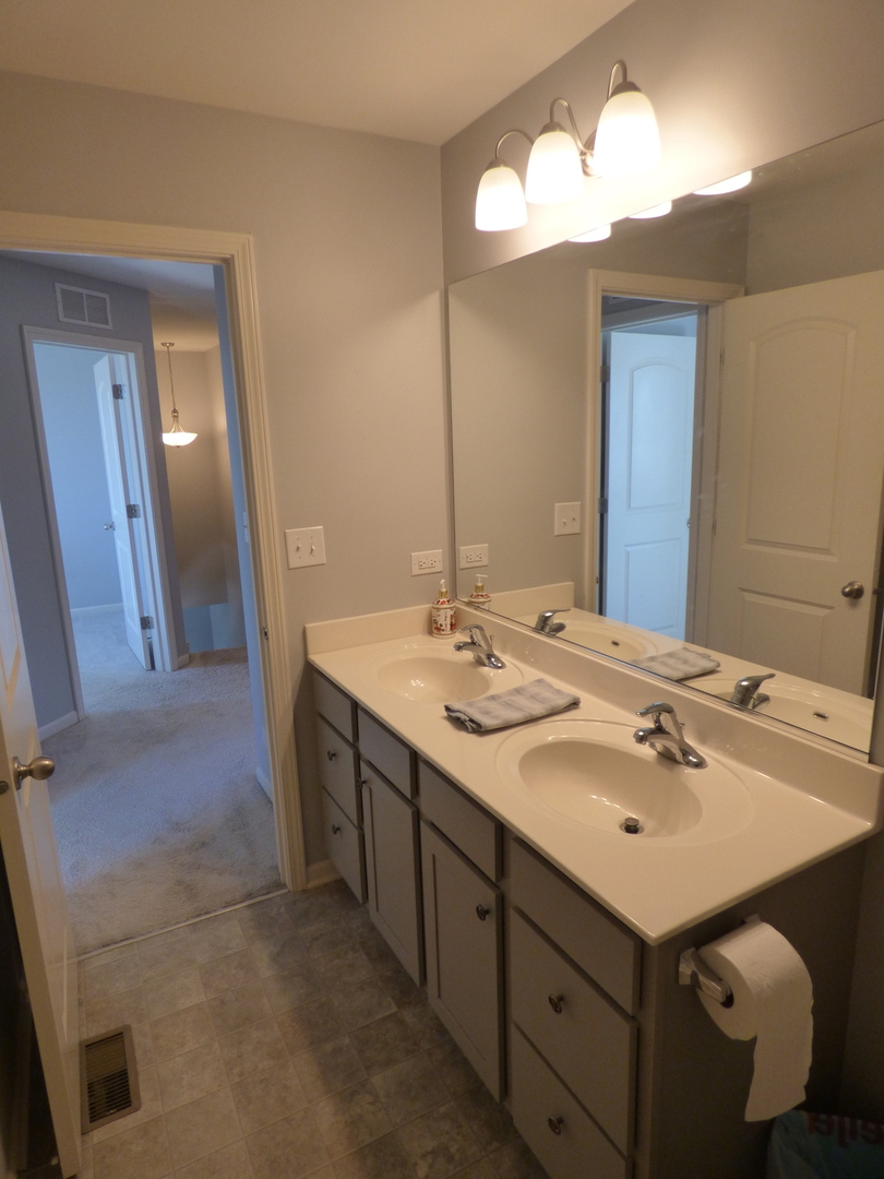 6010 Winterhaven Drive, Joliet, IL 60431