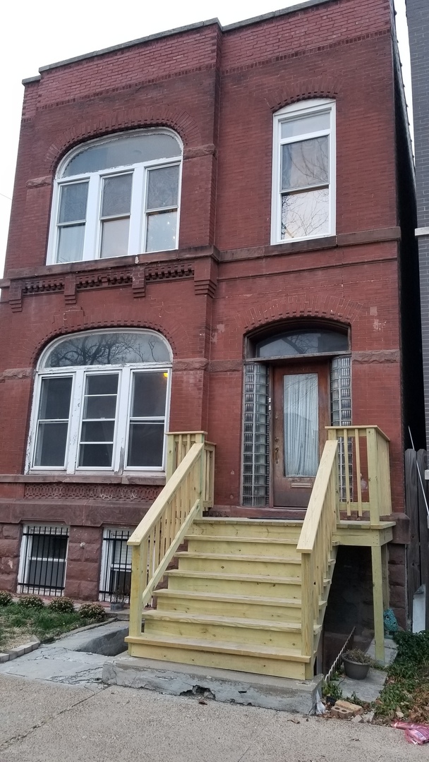 2046 W THOMAS Street #1, Chicago, IL 60622