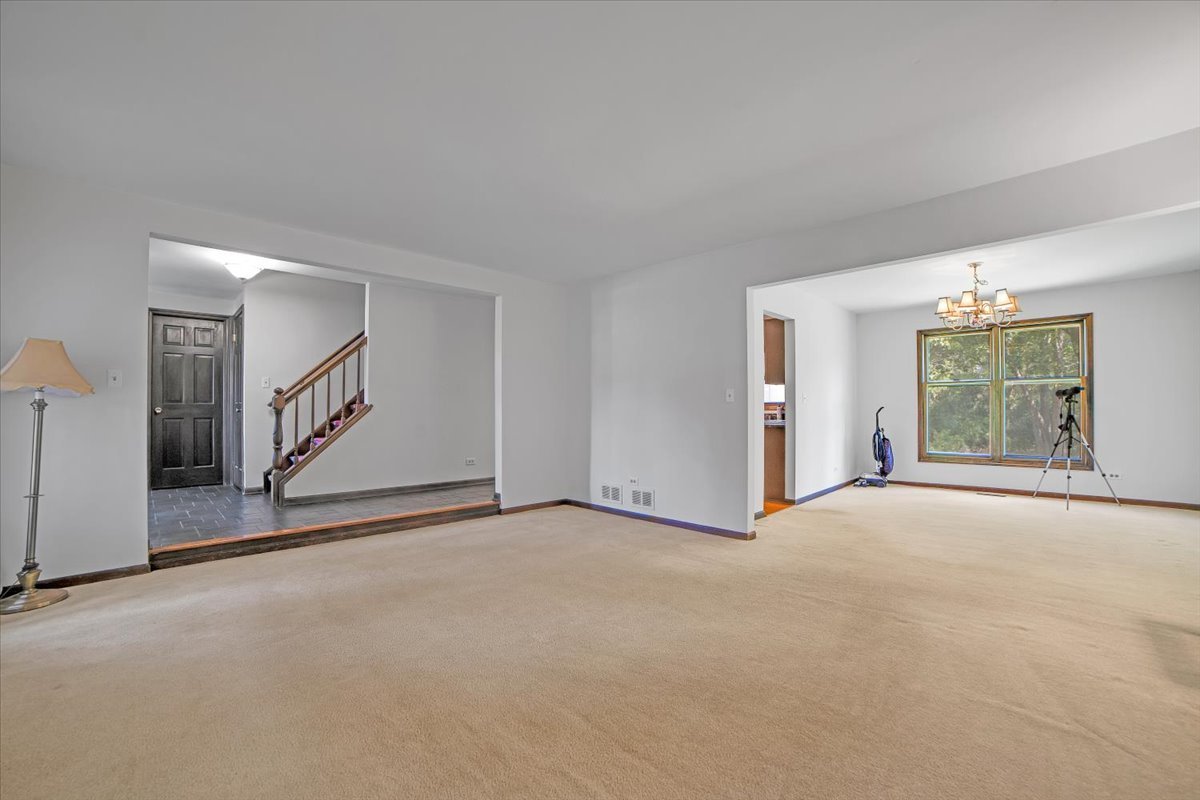 2604 Mill Creek Lane, Rolling Meadows, IL 60008