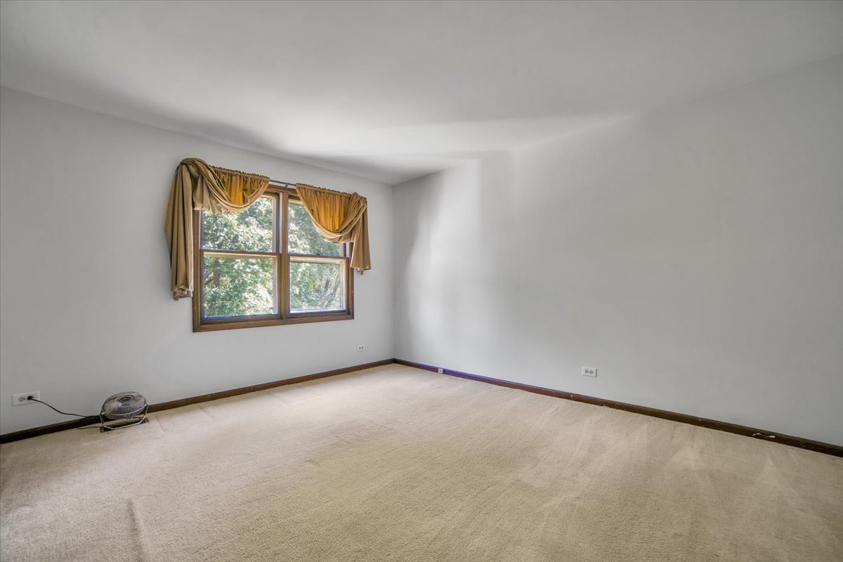2604 Mill Creek Lane, Rolling Meadows, IL 60008
