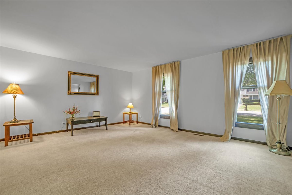 2604 Mill Creek Lane, Rolling Meadows, IL 60008