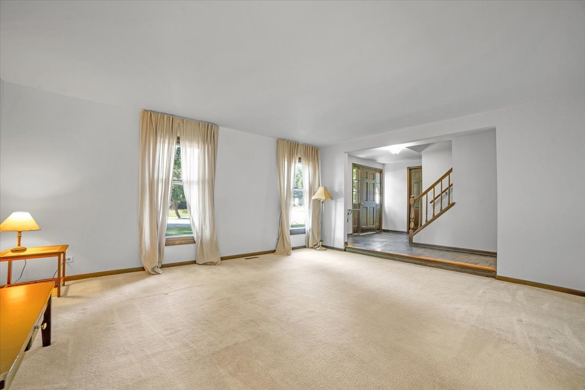 2604 Mill Creek Lane, Rolling Meadows, IL 60008