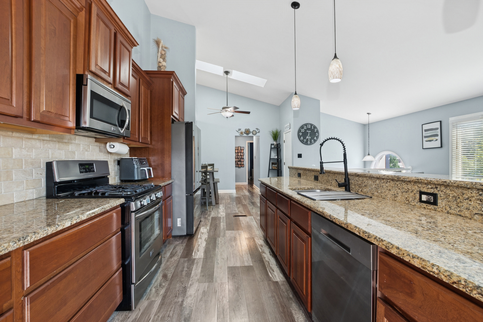 17594 Windsor Parkway, Tinley Park, IL 60487
