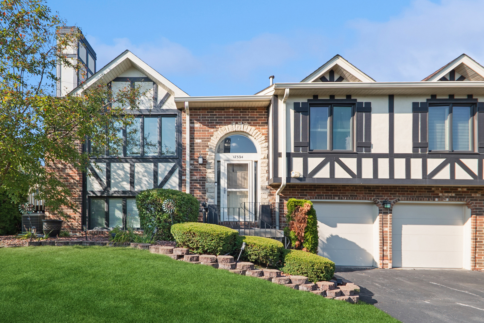 17594 Windsor Parkway, Tinley Park, IL 60487