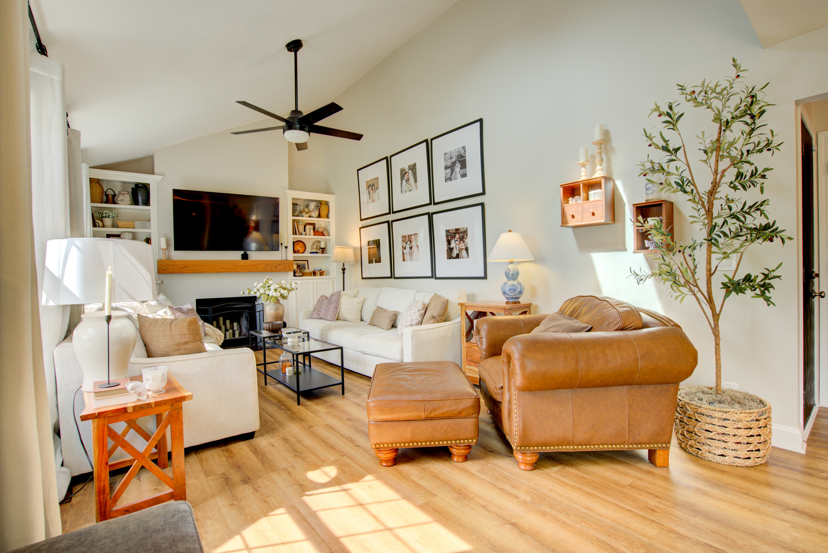 1035 NEWCASTLE Lane, Aurora, IL 60506