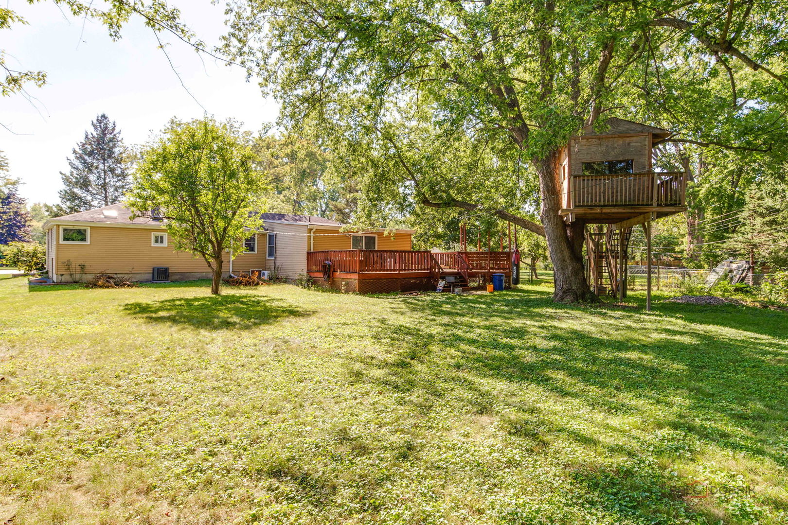 20831 N Maple Court, Deerfield, IL 60015