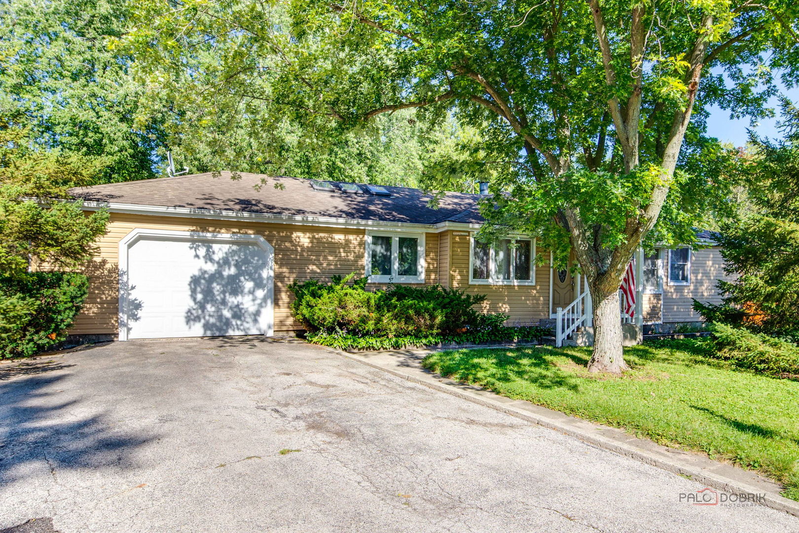 20831 N Maple Court, Deerfield, IL 60015