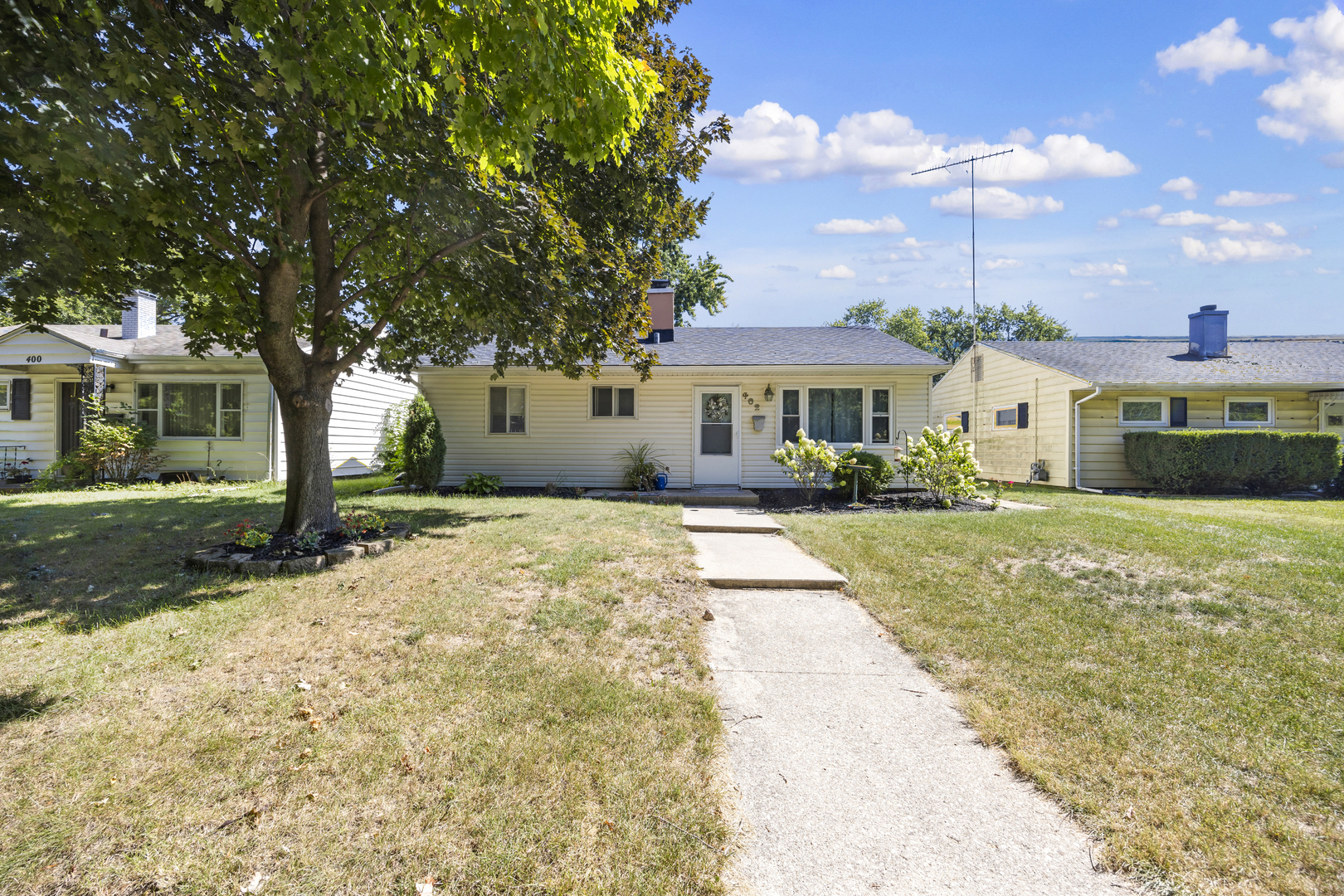 402 Oneill Street, Joliet, IL 60436