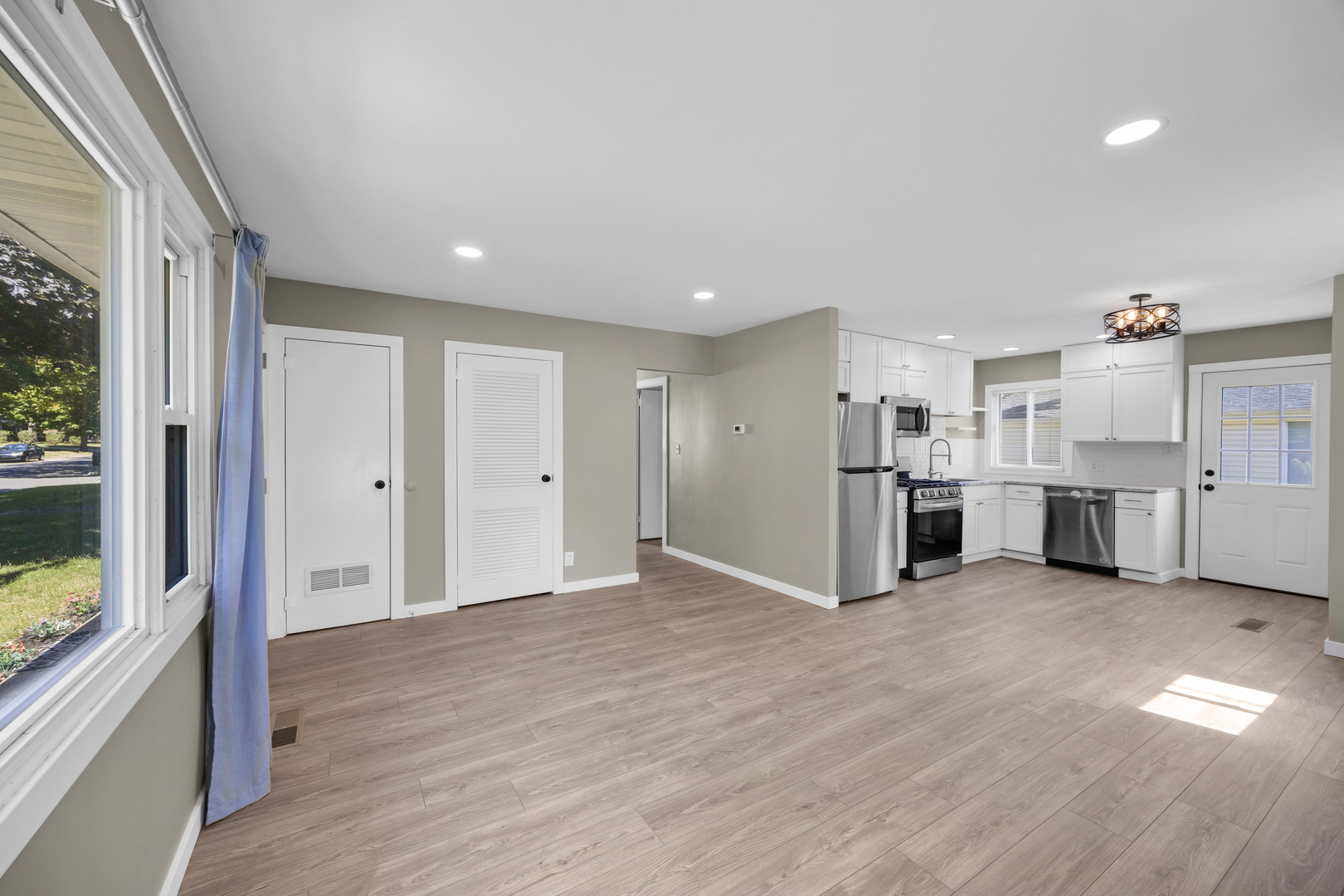 402 Oneill Street, Joliet, IL 60436